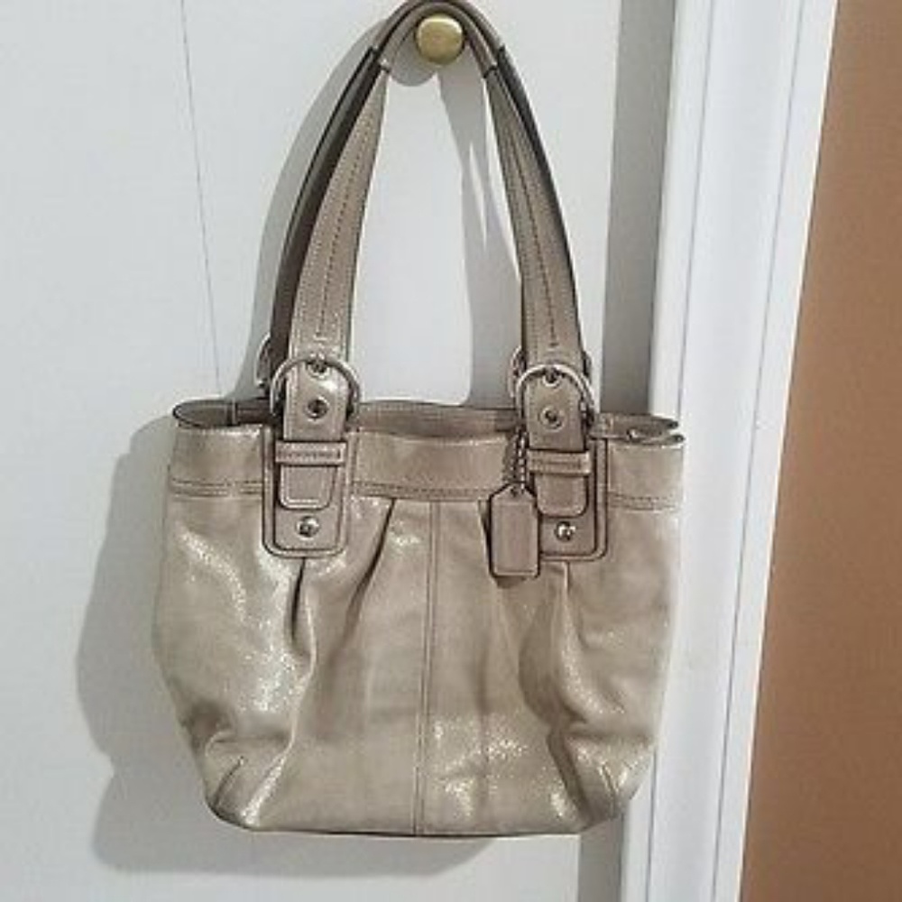 Vintage Authentic Coach top zip Soho shoulder bag